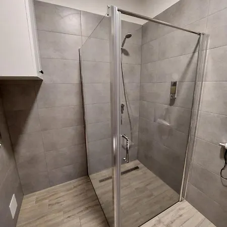Alipoint Apartman *